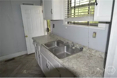 1010 W Victory Drive, Savannah, GA 31405 - Photo 32