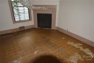 1010 W Victory Dr, Savannah, GA 31405 - Photo 10