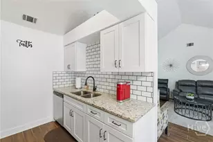 126 S Robinhood Dr, Savannah, GA 31406 - Photo 10