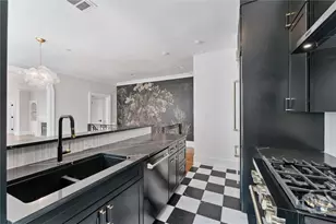 24 E Liberty St, Savannah, GA 31401 - Photo 14
