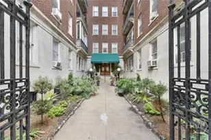 24 E Liberty St, Savannah, GA 31401 - Photo 2