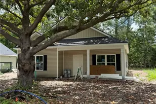 1302 Kentucky St, Darien, GA 31305 - Photo 6