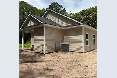 1302 Kentucky Street, Darien, GA 31305 - Photo 12