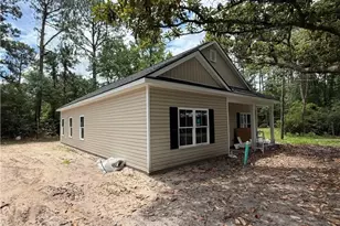 1302 Kentucky St, Darien, GA 31305 - Photo 4
