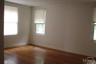 1208 E Victory Dr, Savannah, GA 31404 - Photo 2