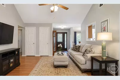31 S Lake Drive, Savannah, GA 31410 - Photo 8