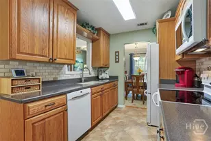 31 S Lake Dr, Savannah, GA 31410 - Photo 14