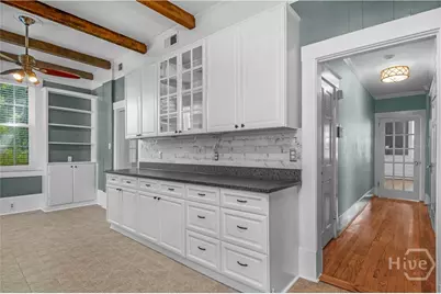 202 E 49th Street, Savannah, GA 31405 - Photo 16