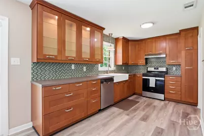 9227 Garland Drive, Savannah, GA 31406 - Photo 10