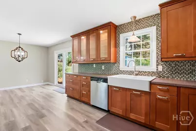 9227 Garland Drive, Savannah, GA 31406 - Photo 12