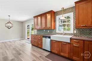 9227 Garland Dr, Savannah, GA 31406 - Photo 12