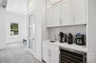 705 Tattnall St, Savannah, GA 31401 - Photo 28
