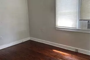 1212 E 32nd St, Savannah, GA 31404 - Photo 2