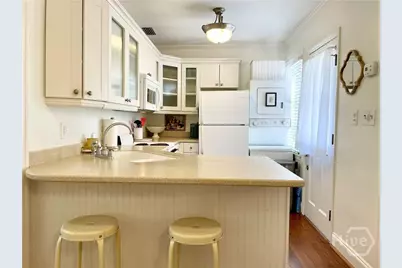 215 W Taylor Street, Savannah, GA 31401 - Photo 18