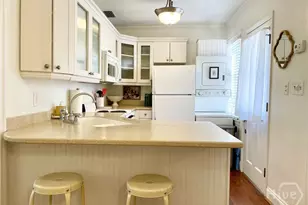 215 W Taylor St, Savannah, GA 31401 - Photo 18
