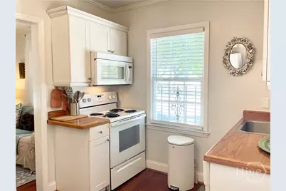 215 W Taylor Street, Savannah, GA 31401 - Photo 14