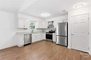 911 Juanita St, Savannah, GA 31410 - Photo 10