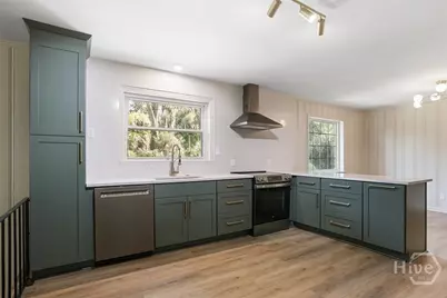 1462 Marlborough Way, Savannah, GA 31406 - Photo 10