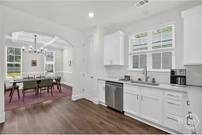 706 W 44th Street, Savannah, GA 31405 - Photo 12
