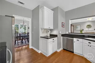 315 Gloucester Rd, Savannah, GA 31410 - Photo 12