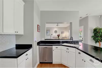 315 Gloucester Road, Savannah, GA 31410 - Photo 12