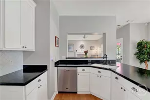 315 Gloucester Rd, Savannah, GA 31410 - Photo 12