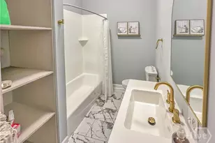 413 E 36th St, Savannah, GA 31401 - Photo 12