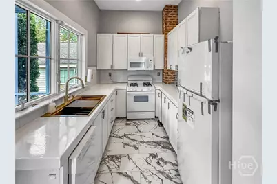413 E 36th Street, Savannah, GA 31401 - Photo 8
