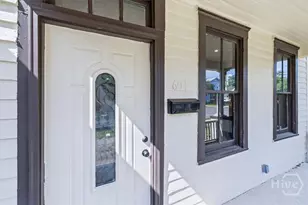 604 W 40th St, Savannah, GA 31415 - Photo 4