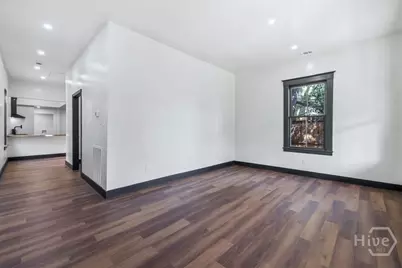 604 W 40th Street, Savannah, GA 31415 - Photo 6
