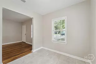 1315 E 55th St, Savannah, GA 31404 - Photo 12