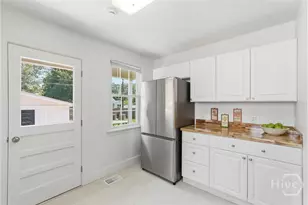 2324 E 40th St, Savannah, GA 31404 - Photo 12