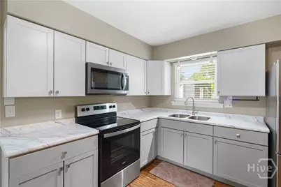 17 Regent Drive, Savannah, GA 31406 - Photo 6