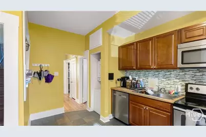 534 E Waldburg Street, Savannah, GA 31401 - Photo 24