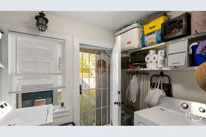 534 E Waldburg Street, Savannah, GA 31401 - Photo 16