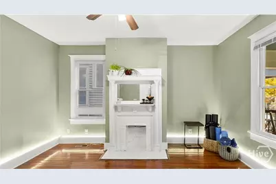 534 E Waldburg Street, Savannah, GA 31401 - Photo 8