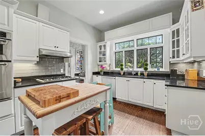 27 E 49th Street, Savannah, GA 31405 - Photo 34