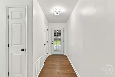 10 Hanging Moss Road, Savannah, GA 31410 - Photo 4