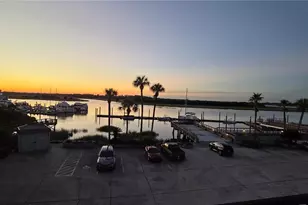 2902 River Dr, Savannah, GA 31404 - Photo 2