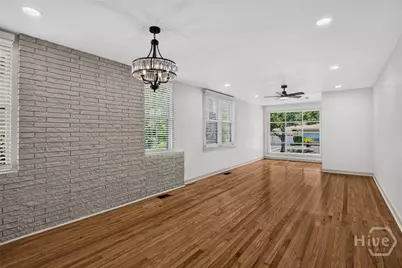 631 W 45th Street, Savannah, GA 31405 - Photo 8
