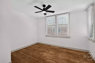 631 W 45th Street, Savannah, GA 31405 - Photo 32