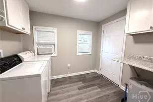 1902 Stone St, Savannah, GA 31410 - Photo 12