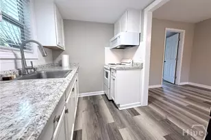 1902 Stone St, Savannah, GA 31410 - Photo 8