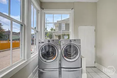 301 W 34th Street, Savannah, GA 31401 - Photo 16