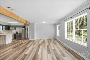 306 Burlington Rd, Savannah, GA 31410 - Photo 8