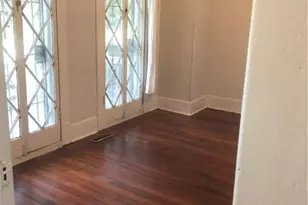 528 E Bolton St, Savannah, GA 31401 - Photo 2