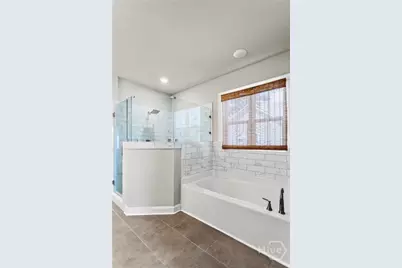 115 Oakcrest Drive W, Savannah, GA 31419 - Photo 14