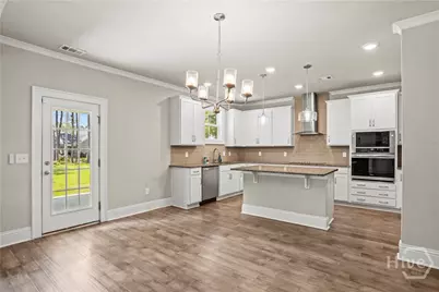 115 Oakcrest Drive W, Savannah, GA 31419 - Photo 8