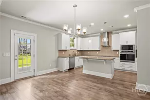 115 Oakcrest Dr W, Savannah, GA 31419 - Photo 8