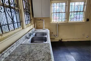 1102 Seiler Ave, Savannah, GA 31404 - Photo 30